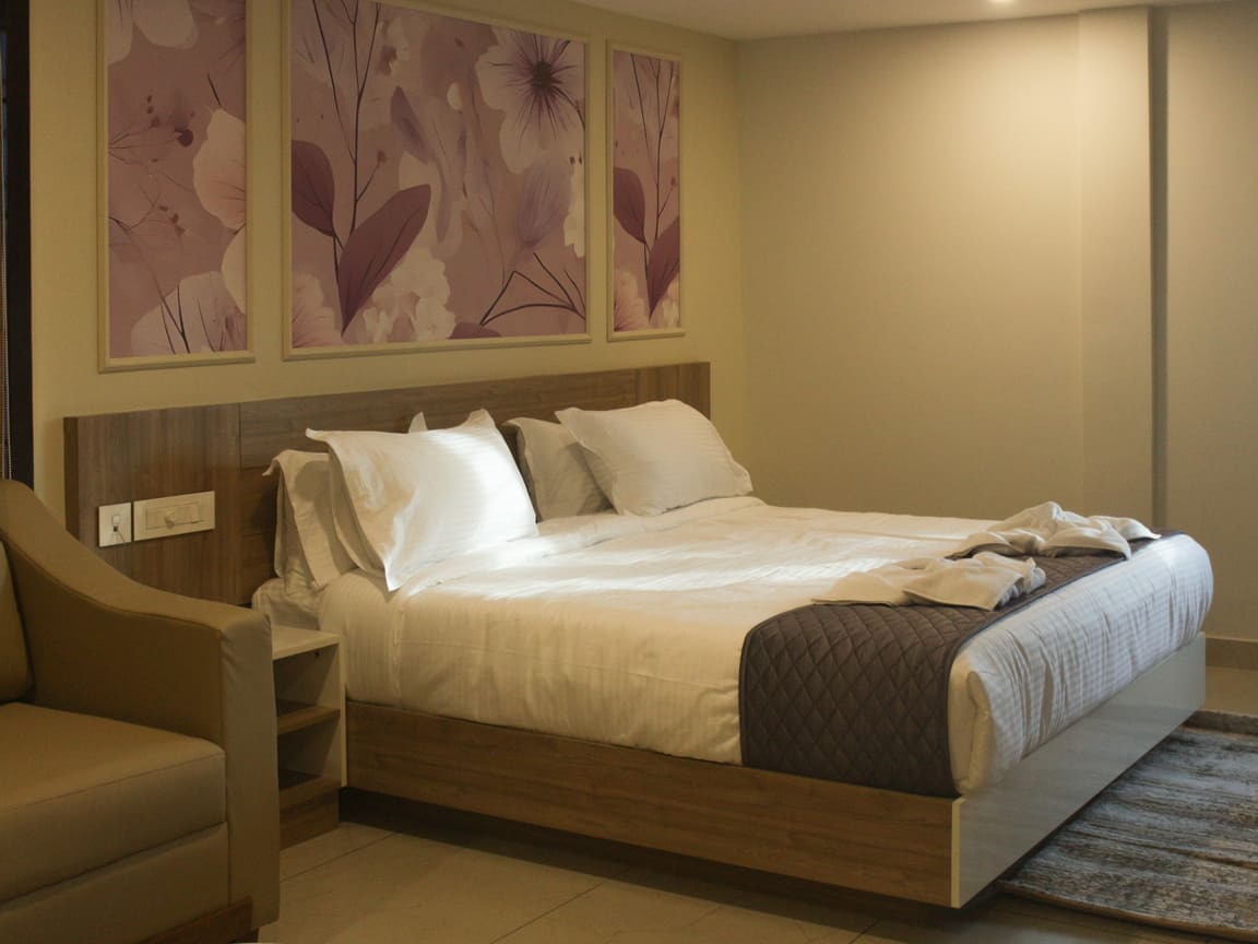 Elegant Guest Room