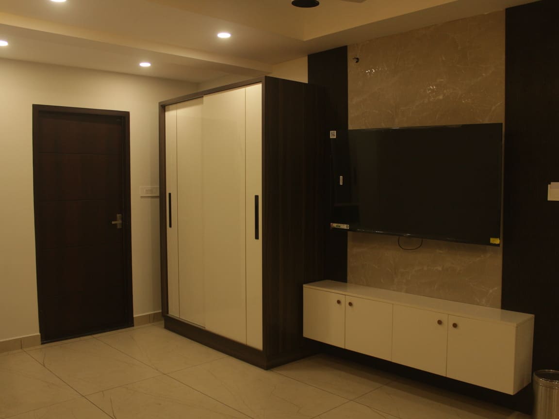 Wardrobe & Entertainment Unit